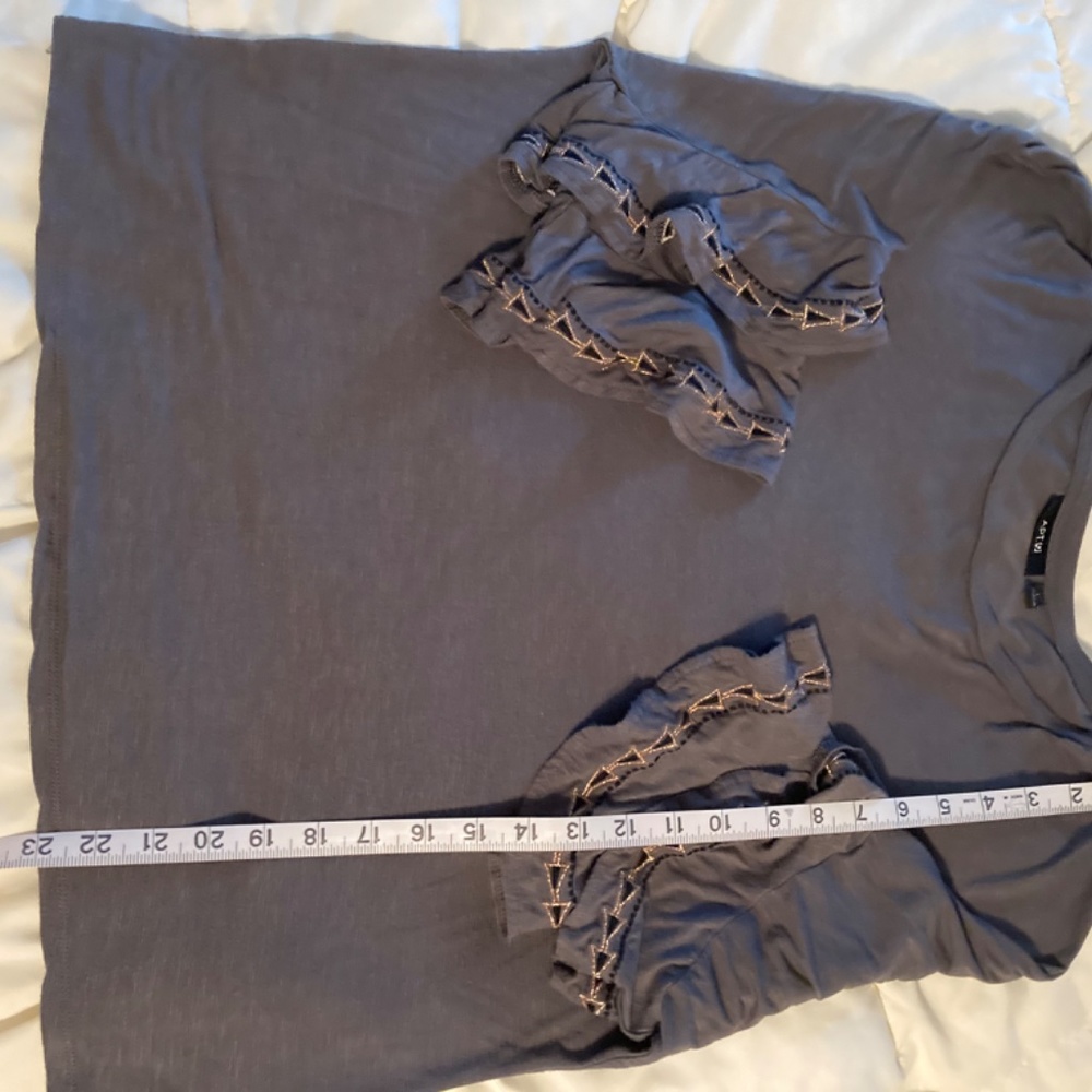 Gray Ruffle Sleeve top - Picture 4 of 5